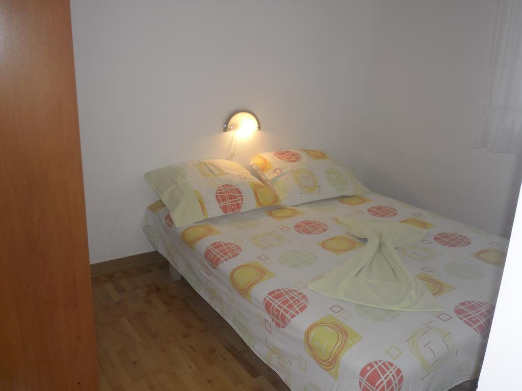 Apartments Golubic Sveti Petar  Habitación foto